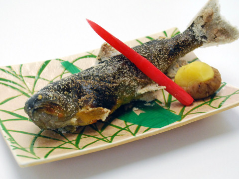 鹽烤岩魚